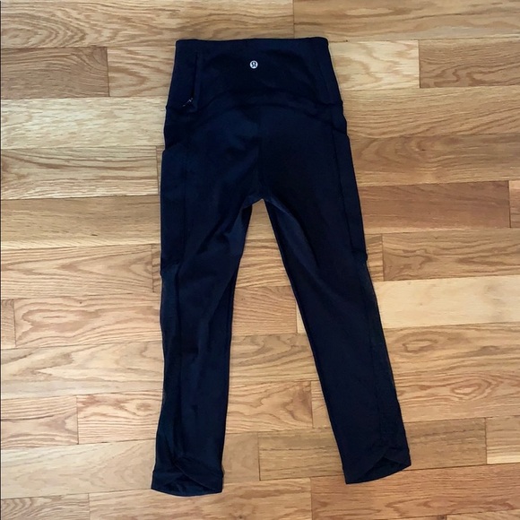 Black mesh Lululemon crop leggings - Picture 2 of 5